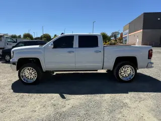 GMC Sierra 1500 2018 4x4 SLT 4p Crew Cab 5.8 ft. SB