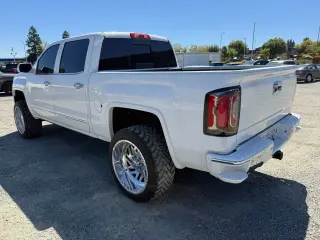 GMC Sierra 1500 2018 4x4 SLT 4p Crew Cab 5.8 ft. SB