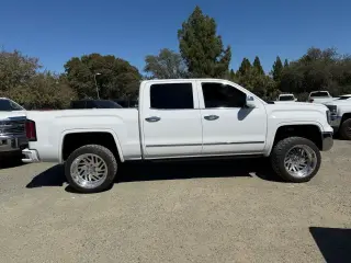 GMC Sierra 1500 2018 4x4 SLT 4p Crew Cab 5.8 ft. SB