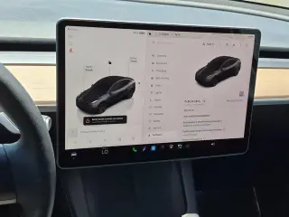 Tesla Model Y 2025 Long Range 4p Crossover