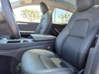 Tesla Model Y 2025 Long Range 4p Crossover