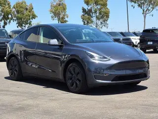 Tesla Model Y 2025 Long Range 4p Crossover