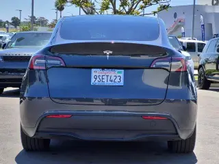 Tesla Model Y 2025 Long Range 4p Crossover