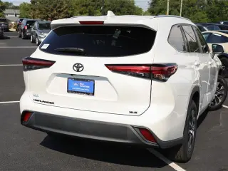 Toyota Highlander 2023 LE SUV 4p.