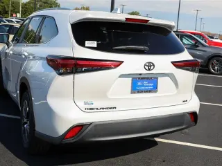 Toyota Highlander 2023 LE SUV 4p.