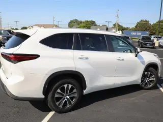 Toyota Highlander 2023 LE SUV 4p.