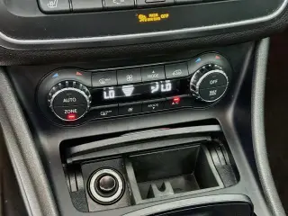Mercedes-Benz CLA 2014 CLA 250 4p Sedan