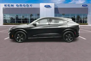 Ford Mustang Mach-E 2023 Premium 4p SUV