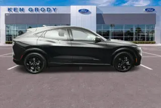 Ford Mustang Mach-E 2023 Premium 4p SUV