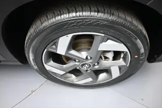 Hyundai VENUE 2024 Limited 4dr Crossover