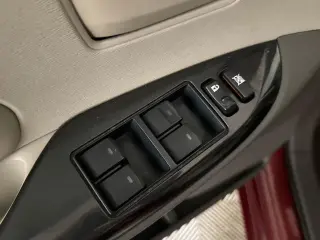 Toyota Sienna 2012 LE 7-Pasajeros Asiento de Acceso Automático 4dr Mini-Van