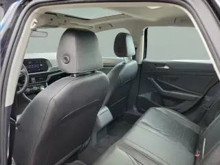 Volkswagen Jetta 2019 SEL Premium 4dr Sedan con CWP