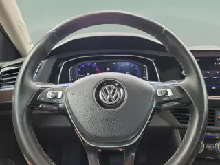 Volkswagen Jetta 2019 SEL Premium 4dr Sedan con CWP