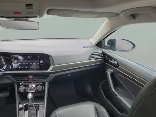 Volkswagen Jetta 2019 SEL Premium 4dr Sedan con CWP