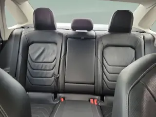 Volkswagen Jetta 2019 SEL Premium 4dr Sedan con CWP