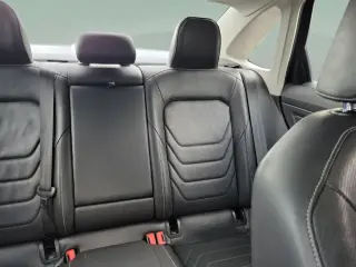 Volkswagen Jetta 2019 SEL Premium 4dr Sedan con CWP