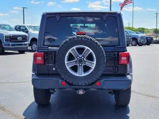 Jeep Wrangler Unlimited 2018 4x4 Moab 4dr SUV (midyear release)