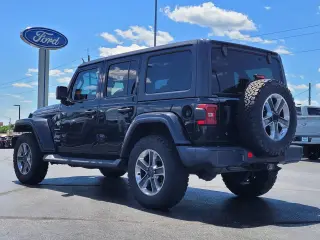 Jeep Wrangler Unlimited 2018 4x4 Moab 4dr SUV (midyear release)