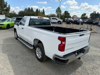 Chevrolet Silverado 1500 2025 4x2 Work Truck 2dr Cabina Regular 8 ft. LB