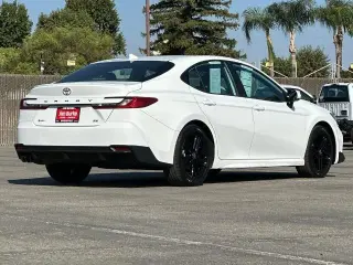 Toyota Camry 2025 SE 4p Sedan