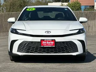 Toyota Camry 2025 SE 4p Sedan