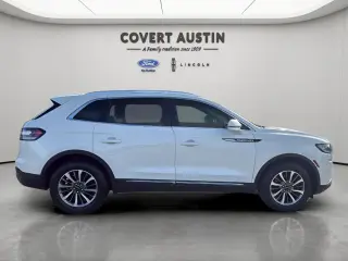 Lincoln Nautilus 2022 Estándar 4p SUV