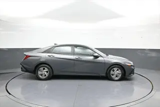 Hyundai ELANTRA 2025 SE 4dr Sedan