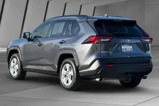 Toyota RAV4 2020 AWD XLE 4dr SUV