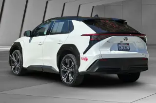 Toyota bZ4X 2023 AWD Limited 4dr Crossover