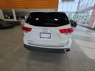 Toyota Highlander 2019 AWD SE 4dr SUV