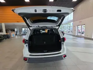 Toyota Highlander 2019 AWD SE 4dr SUV