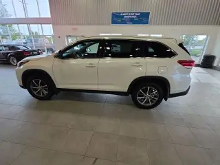 Toyota Highlander 2019 AWD SE 4dr SUV
