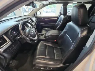 Toyota Highlander 2019 AWD SE 4dr SUV