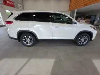 Toyota Highlander 2019 AWD SE 4dr SUV