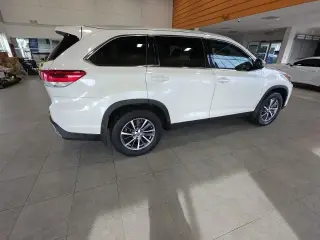 Toyota Highlander 2019 AWD SE 4dr SUV