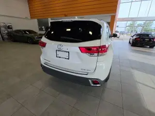 Toyota Highlander 2019 AWD SE 4dr SUV