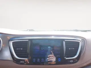 Chrysler Pacifica 2017 Limited 4dr Minivan