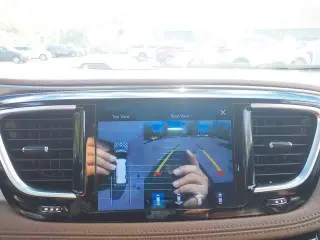 Chrysler Pacifica 2017 Limited 4dr Minivan