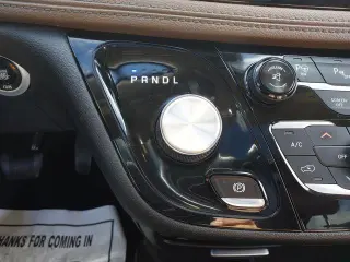 Chrysler Pacifica 2017 Limited 4dr Minivan