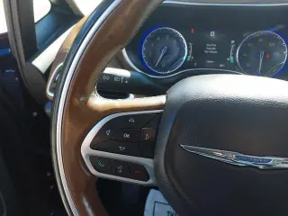Chrysler Pacifica 2017 Limited 4dr Minivan