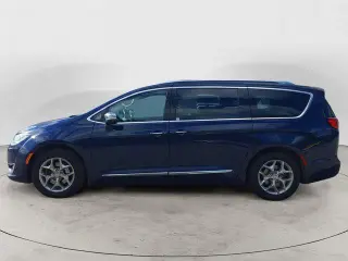 Chrysler Pacifica 2017 Limited 4dr Minivan