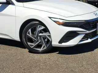 Hyundai ELANTRA Hybrid 2024 Limitada 4p Sedan
