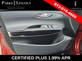 Genesis GV70 2025 AWD 2.5T Estándar 4p SUV