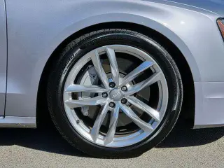Audi A8 L 2016 AWD 4.0T quattro Sport 4dr Sedan