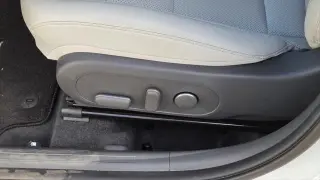 Hyundai KONA 2026 SEL Premium SUV 4 puertas