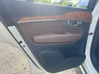 Volvo XC90 2021 4x4 T6 Momentum 7-Pasajeros 4p SUV