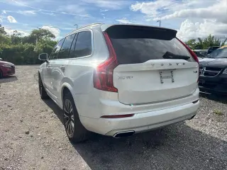 Volvo XC90 2021 4x4 T6 Momentum 7-Pasajeros 4p SUV