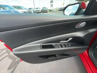 Hyundai ELANTRA 2025 SE 4p Sedan