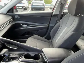 Hyundai ELANTRA 2025 SE 4p Sedan