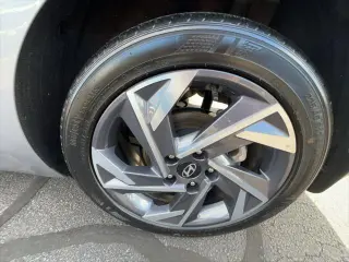 Hyundai ELANTRA 2025 SEL Sport 4dr Sedán
